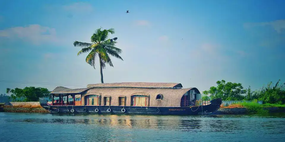 boat in kerala backwaters