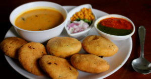 Kadhi Kachhori/Pyaaz kachori 